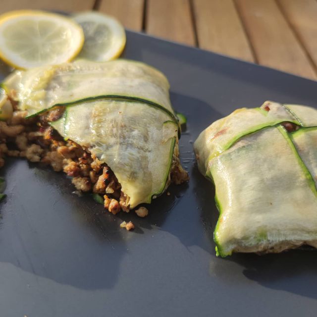 Zucchini Päckchen gefüllt mit Sonnenblumenkernhack 😊
#vegan #dairyfree #yummy #sun #veganGrillen #veganbbq #bbq #plantconcept #plantbased